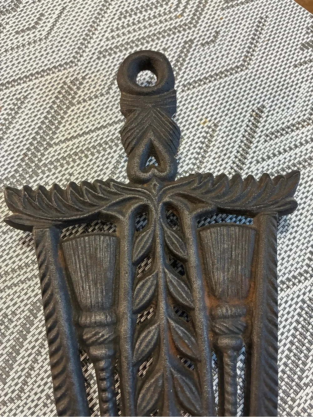Cast Iron Trivet 1950/51 Grain & Tassel T-6 10 Broom Design